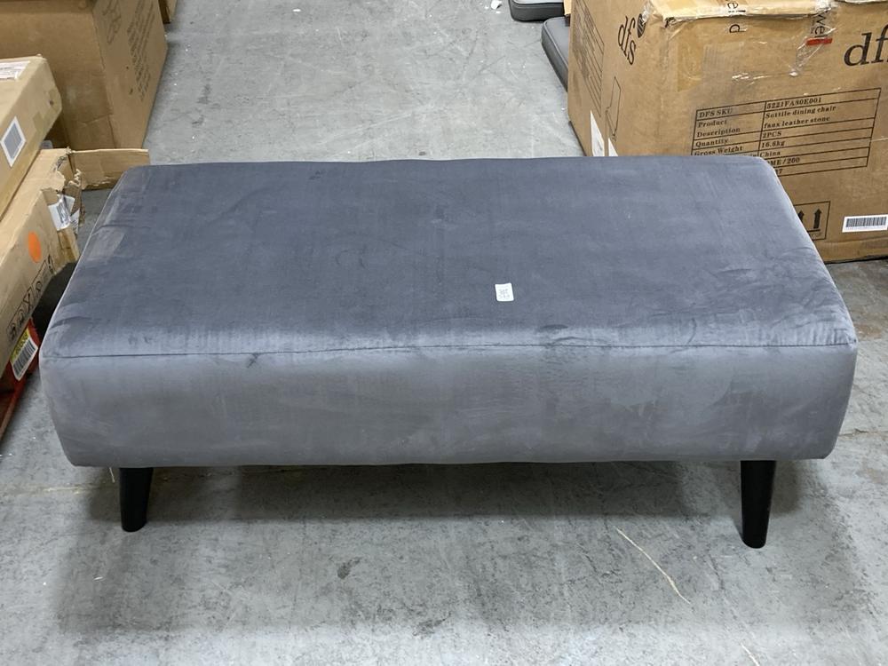 Lot 514  
            Chesterfield SR38 - Collection or Optional Delivery Available 

                
DFS BENCH IN SLATE GREY VELVET FEEL FABRIC / BLACK (LOCATION: SR38 B4)