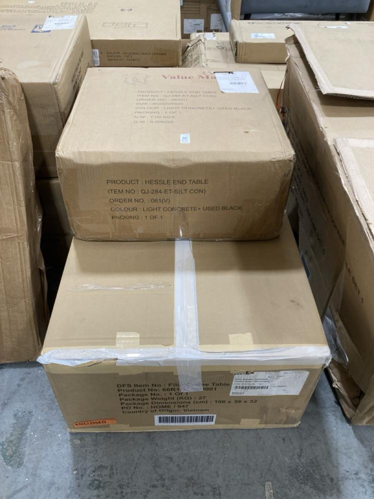 Lot 532  
            Chesterfield SR38 - Collection or Optional Delivery Available 

                
DFS END TABLE IN LIGHT CONCRETE / USED BLACK TO INCLUDE DFS COFFEE TABLE IN NATUR...