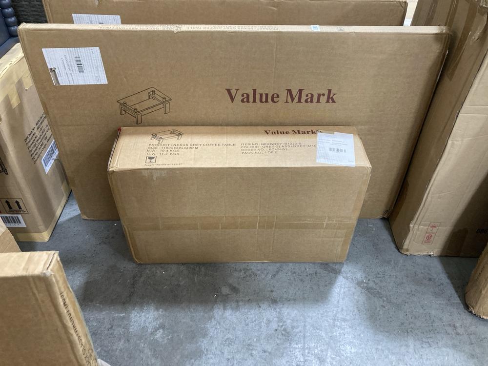 Lot 538  
            Chesterfield SR38 - Collection 

                
DFS COFFEE TABLE IN CLEAR GLASS / WHITE (COLLECTION ONLY) (LOCATION: SR38 B4)