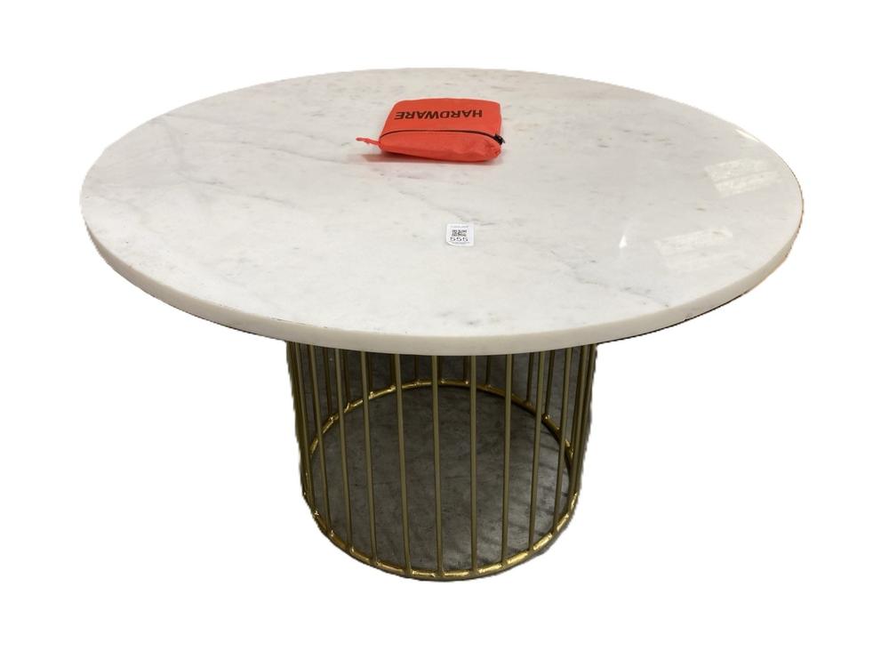 Lot 555  
            Chesterfield SR38 - Collection 

                
DFS MARBLE EFFECT COFFEE TABLE IN WHITE / GOLD (COLLECTION ONLY) (LOCATION: SR38 B4)