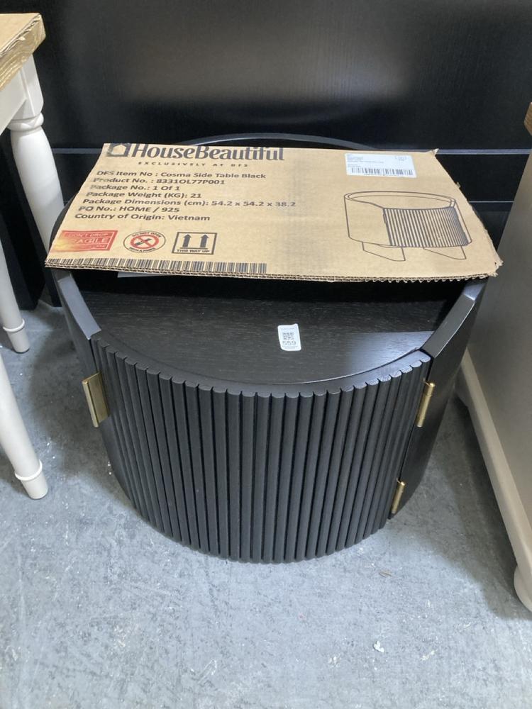 Lot 559  
            Chesterfield SR38 - Collection or Optional Delivery Available 

                
DFS ROUND SIDE TABLE IN BLACK (LOCATION: SR38 B4) (BBM70YFYRLU)