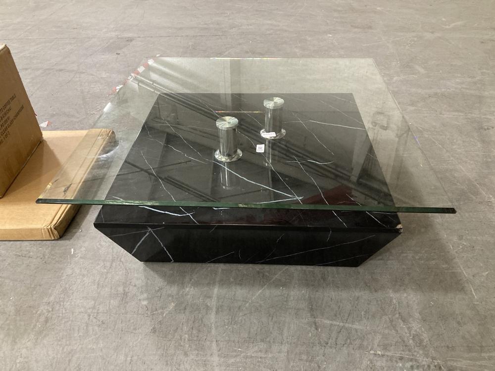 Lot 564  
            Chesterfield SR38 - Collection 

                
DFS COFFEE TABLE IN GLASS / BLACK MARBLE (COLLECTION ONLY) (LOCATION: SR38 B3)