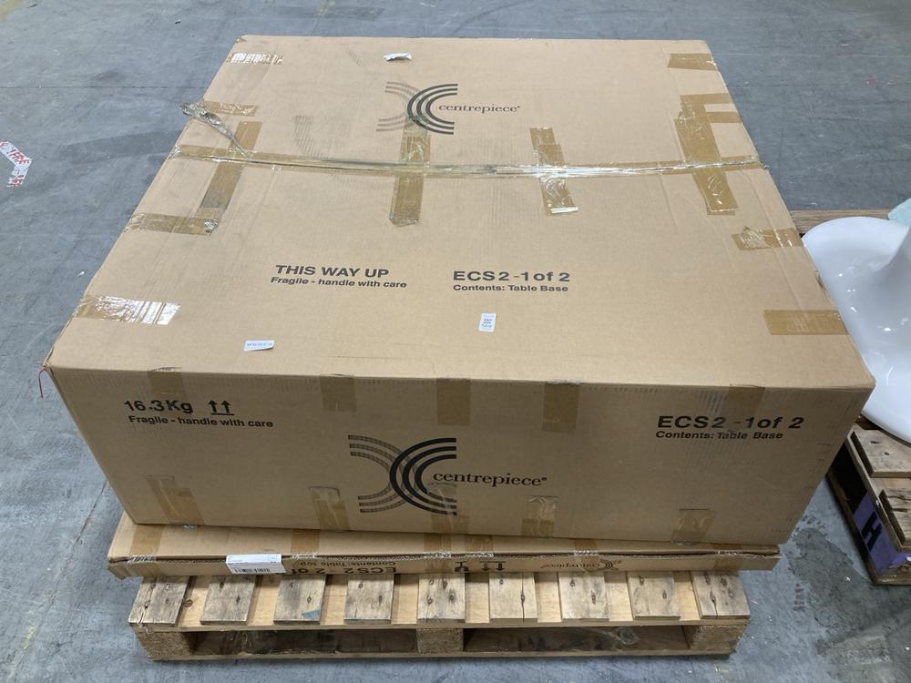 Lot 569  
            Chesterfield SR38 - Collection or Optional Delivery Available 

                
DFS COFFEE TABLE IN CHROME (LOCATION: SR38 B3)