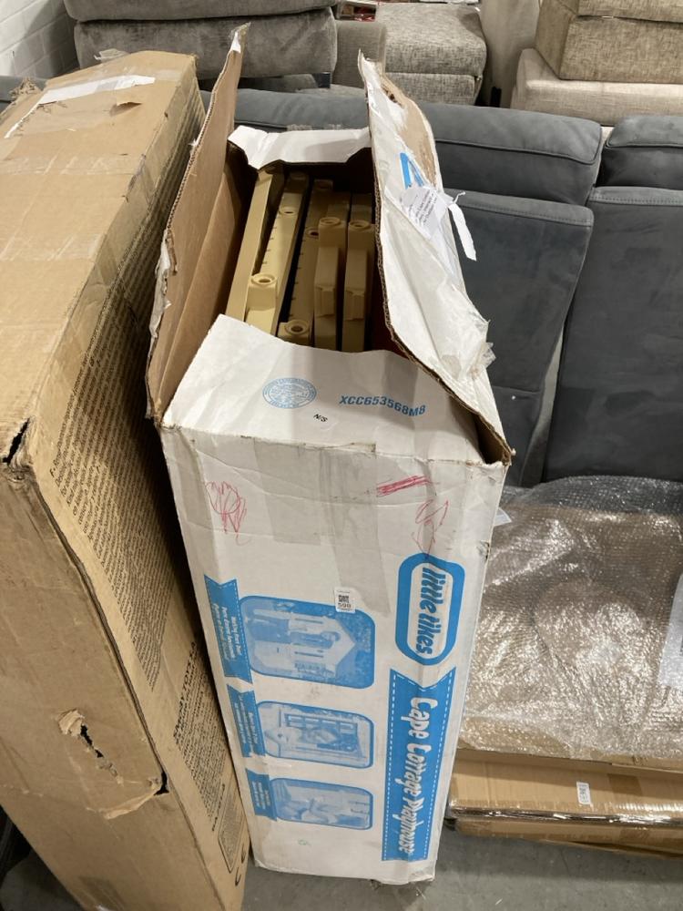 Lot 598  
            Chesterfield SR38 - Collection or Optional Delivery Available 

                
LITTLE TIKES CAPE COTTAGE PLAYHOUSE