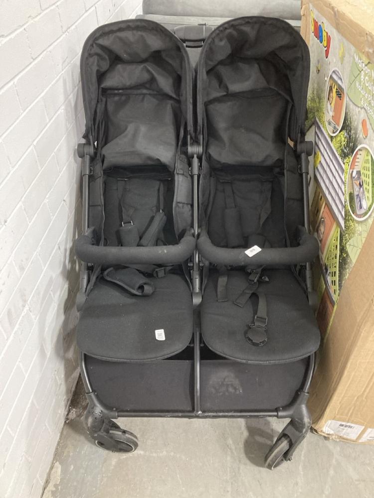 Lot 600  
            Chesterfield SR38 - Collection or Optional Delivery Available 

                
HAUCK SWIFT X DUO STROLLER IN BLACK