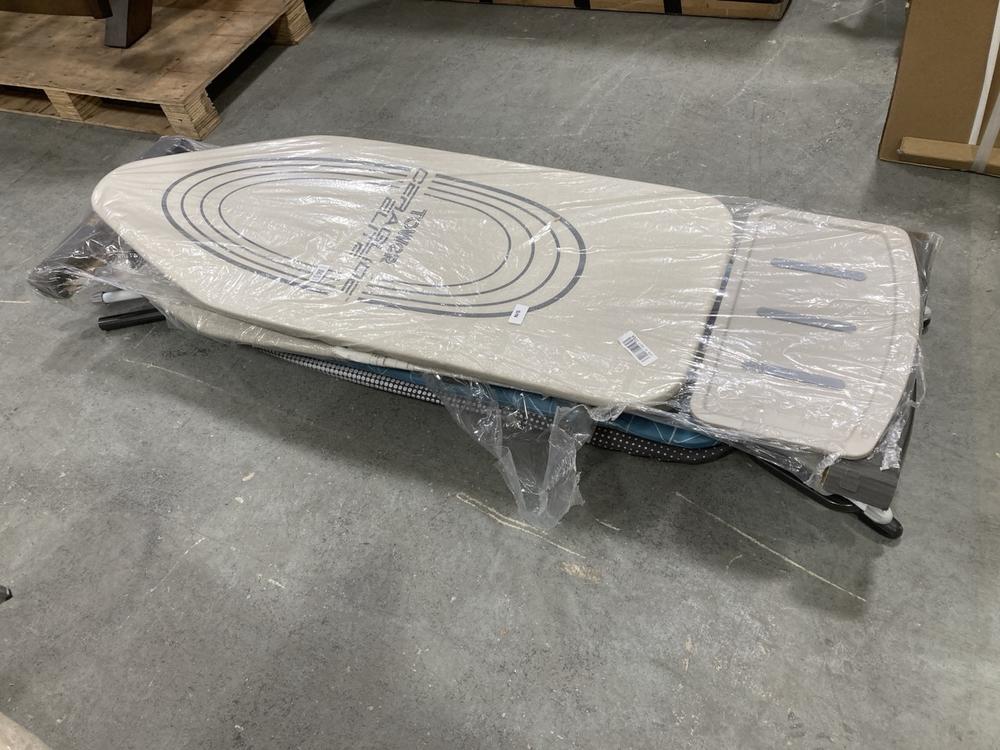 Lot 608  
            Chesterfield SR38 - Collection or Optional Delivery Available 

                
4 X ASSORTED IRONING BOARDS TO INCLUDE TOWER CERAGLIDE ELITE IRONING BOARD IN BEIGE