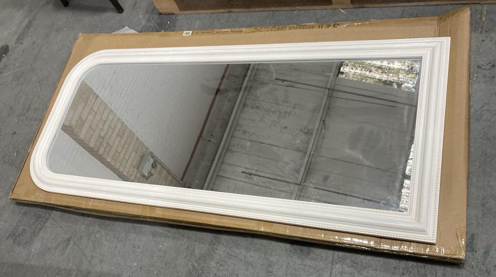 Lot 614  
            Chesterfield SR38 - Collection 

                
COTSWOLD LARGE MIRROR WARM WHITE - ITEM NO. 942075 - ORIGINAL RRP £199 (COLLECTIO...