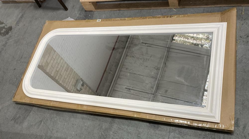 Lot 615  
            Chesterfield SR38 - Collection 

                
COTSWOLD LARGE MIRROR WARM WHITE - ITEM NO. 942075 - ORIGINAL RRP £199 (COLLECTIO...