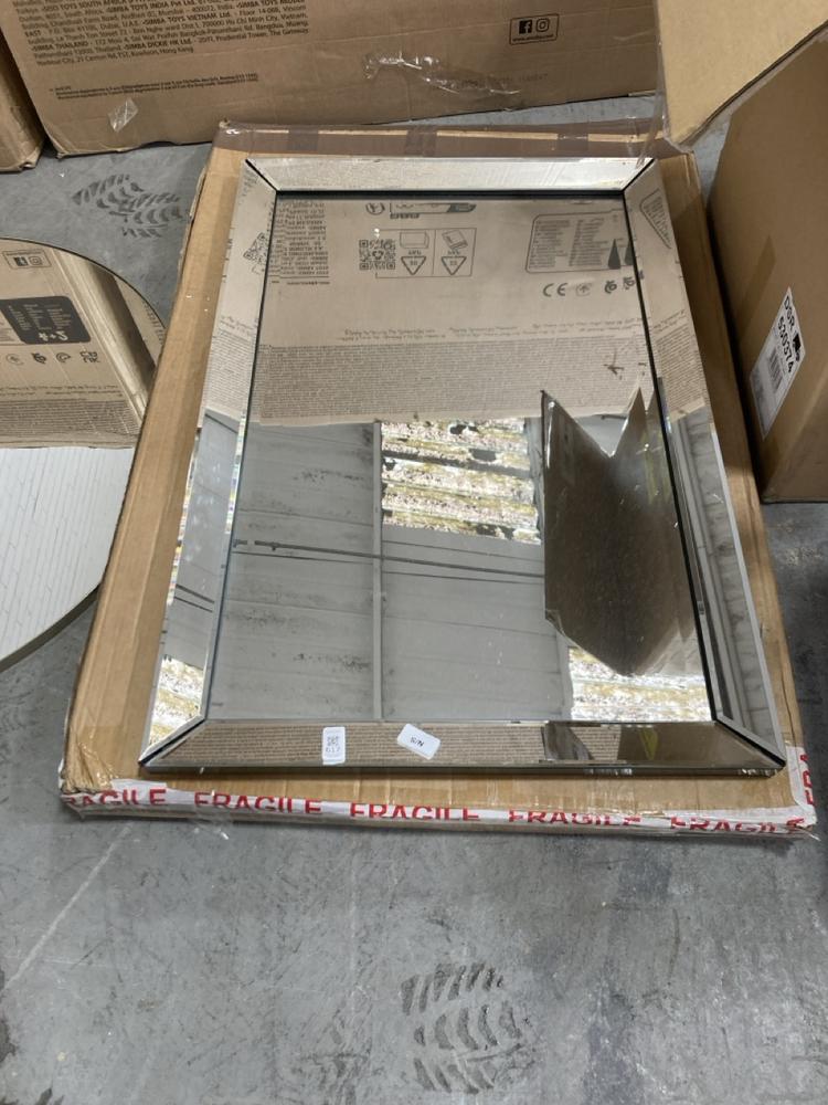 Lot 617  
            Chesterfield SR38 - Collection 

                
LUNA RECTANGLE 915X610MM - ITEM NO. 428764 - ORIGINAL RRP £94.95 (COLLECTION ONLY)