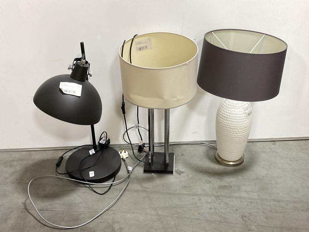Lot 61  
            Chesterfield SR38 - Collection 

                
3 X ASSORTED DFS LAMPS TO INCLUDE DFS SQUARE TABLE LAMP WITH X SQUARE FRAME IN CH...