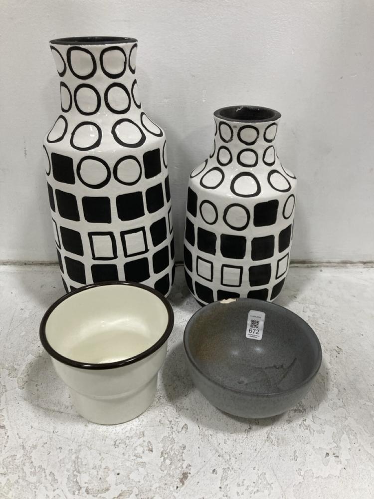 Lot 672  
            Chesterfield SR38 - Collection 

                
4 X ASSORTED ITEMS TO INCLUDE PLANT POT IN OFF WHITE (COLLECTION ONLY)