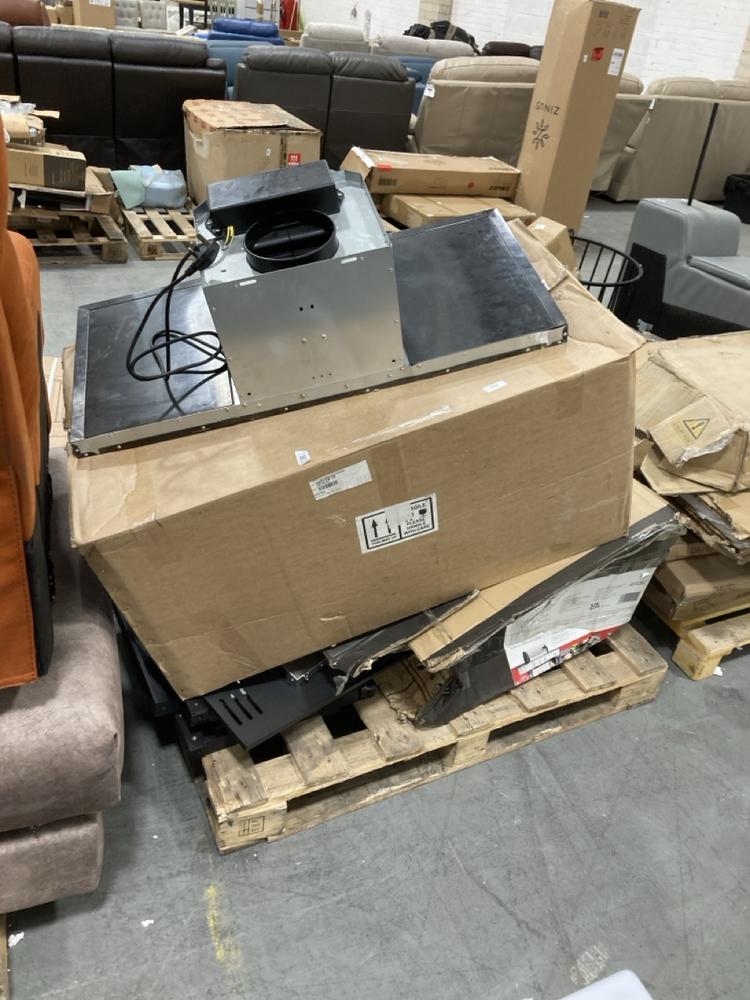 Lot 680  
            Chesterfield SR38 - Collection or Optional Delivery Available 

                
3 X ASSORTED ITEMS TO INCLUDE TRITON LANDMANN 3.1 MAXX BBQ IN SILVER