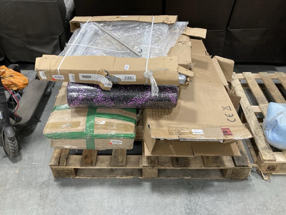 Lot 696  
            Chesterfield SR38 - Collection or Optional Delivery Available 

                
PALLET OF ASSORTED ITEMS TO INCLUDE FOAM ROLLER IN BLACK / PURPLE (LOCATION: SR38...
