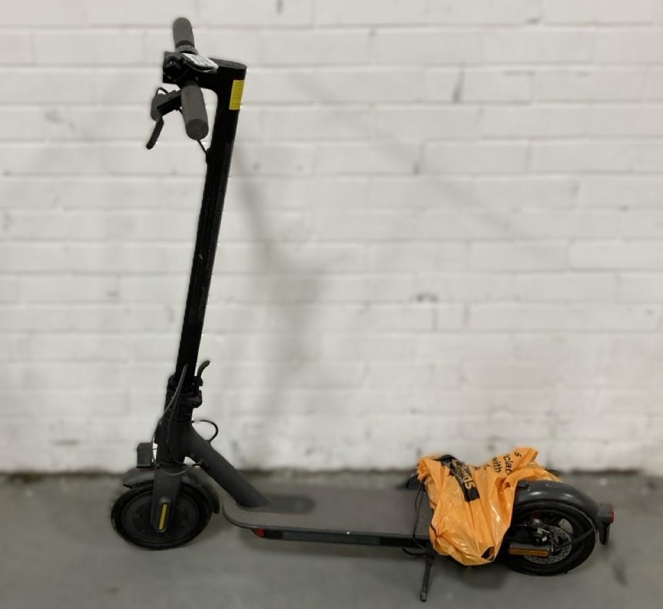 Lot 698  
            Chesterfield SR38 - Collection 

                
XIAOMI ELECTRIC SCOOTER WITH KICK STAND IN BLACK (COLLECTION ONLY) (LOCATION: SR3...