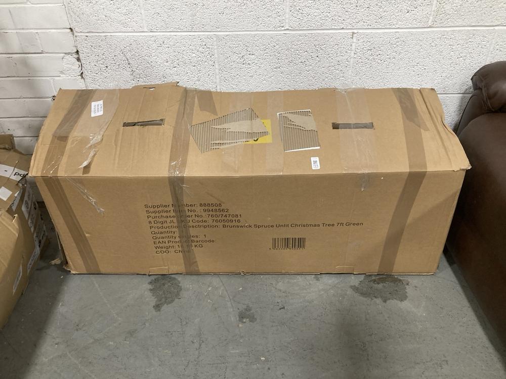 Lot 721  
            Chesterfield SR38 - Collection or Optional Delivery Available 

                
BRUNSWICK SPRUCE UNLIT 7 FT CHRISTMAS TREE IN GREEN (LOCATION: SR38 A5)