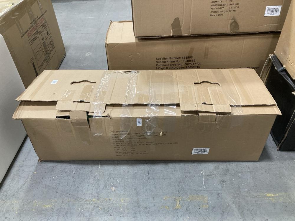 Lot 724  
            Chesterfield SR38 - Collection or Optional Delivery Available 

                
FIRESIDE UNLIT 7 FT CHRISTMAS TREE IN GREEN (LOCATION: SR38 A5)