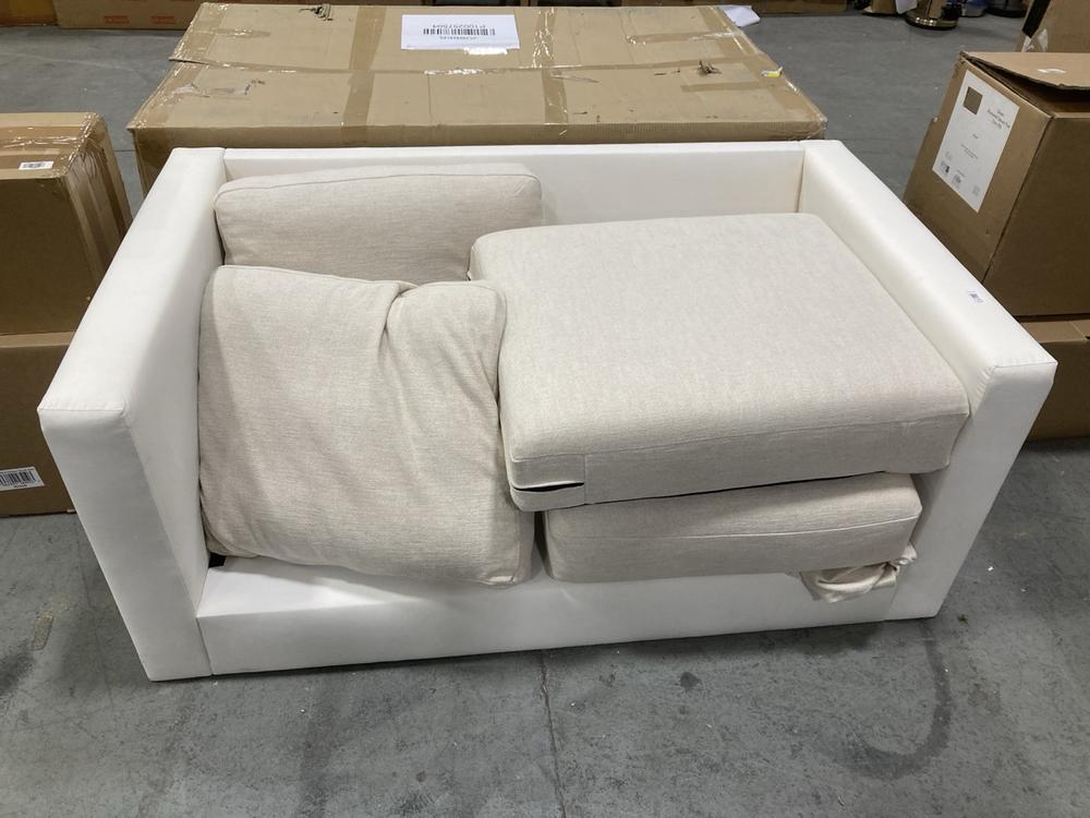 Lot 725  
            Chesterfield SR38 - Collection or Optional Delivery Available 

                
2 SEATER SOFA IN CREAM / LINEN FABRIC (LOCATION: SR38 A5)