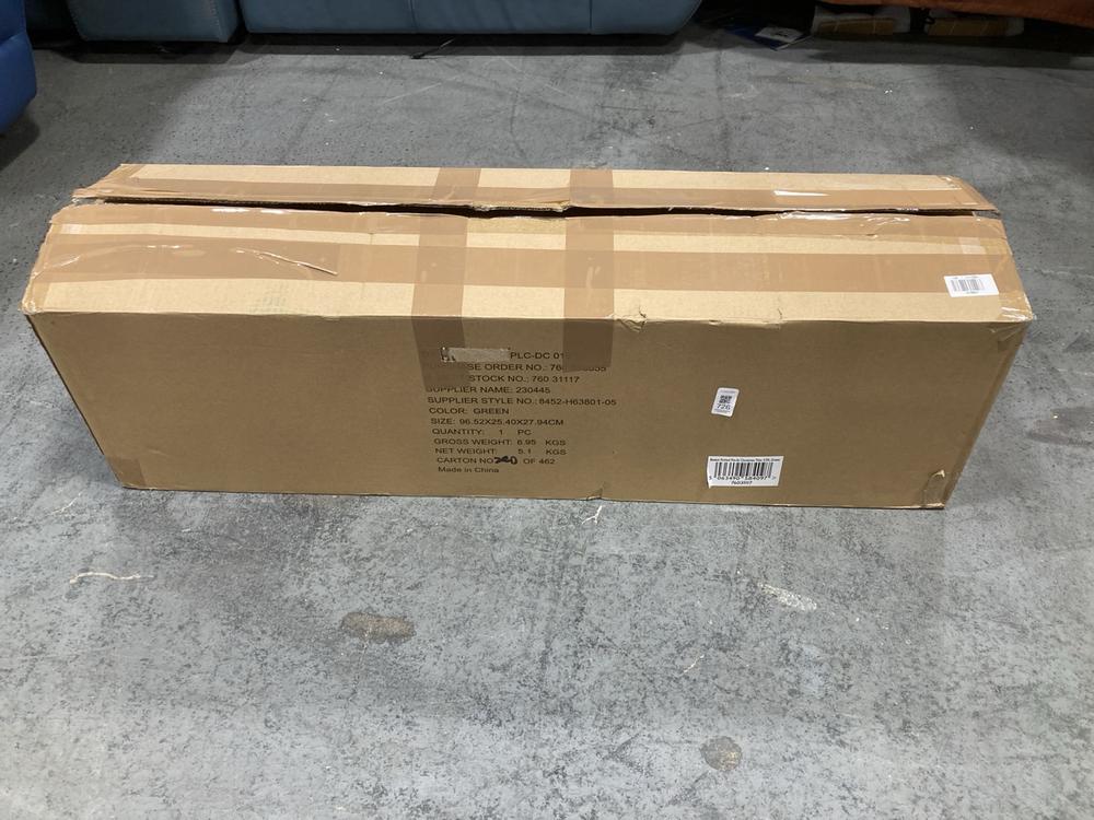 Lot 726  
            Chesterfield SR38 - Collection or Optional Delivery Available 

                
JOHN LEWIS BASKET POTTED PRE-LIT 4.5FT CHRISTMAS TREE IN GREEN (LOCATION: SR38 A5)