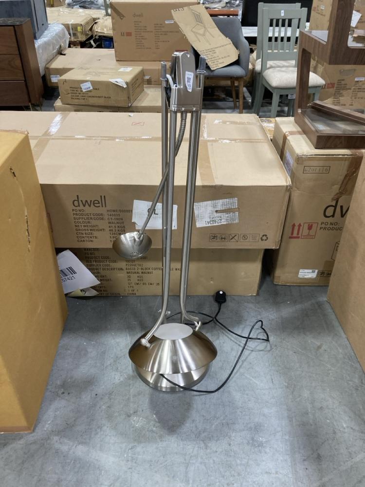 Lot 749  
            Chesterfield SR38 - Collection 

                
ROUND BASE FLOOR LAMP IN SILVER (COLLECTION ONLY) (LOCATION: SR38 A6)
