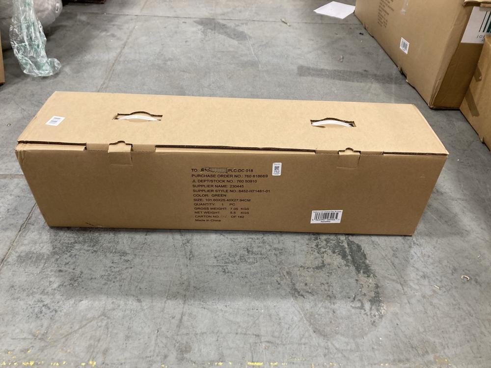 Lot 752  
            Chesterfield SR38 - Collection or Optional Delivery Available 

                
JOHN LEWIS TRADITIONS UNLIT 7 FT CHRISTMAS TREE IN GREEN (LOCATION: SR38 A6)