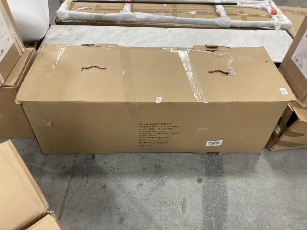 Lot 757  
            Chesterfield SR38 - Collection or Optional Delivery Available 

                
JOHN LEWIS FIRESIDE UNLIT 7 FT CHRISTMAS TREE IN SNOWY (LOCATION: SR38 A6)