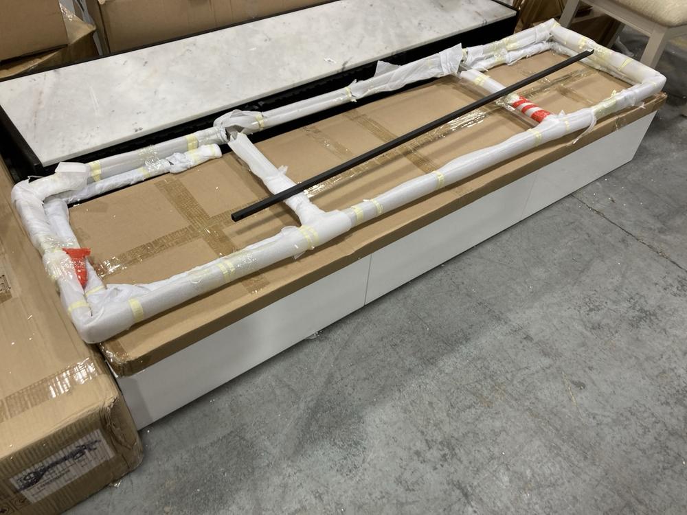 Lot 768  
            Chesterfield SR38 - Collection 

                
DFS TV UNIT IN WHITE / GREY MARBLE EFFECT (COLLECTION ONLY) (LOCATION: SR38 A6)