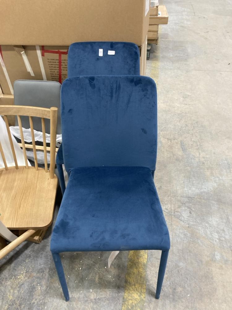 Lot 771  
            Chesterfield SR38 - Collection or Optional Delivery Available 

                
DFS SET OF 2 DINING CHAIRS IN BLUE VELVET FEEL FABRIC (LOCATION: SR38 A6)