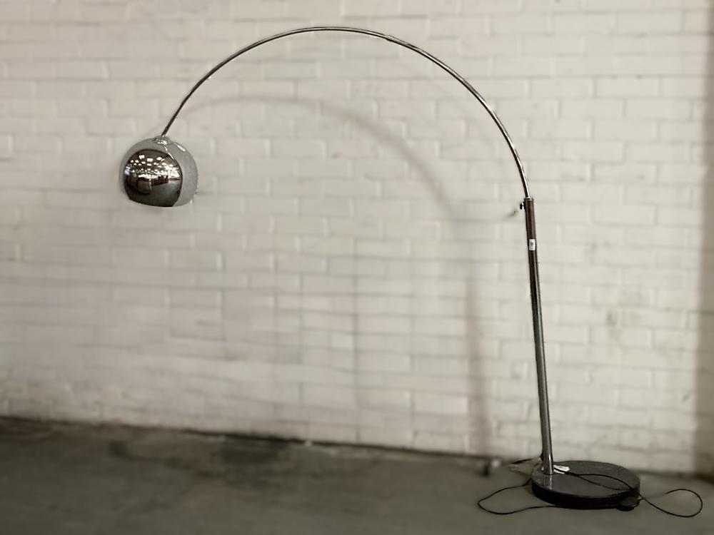 Lot 77  
            Chesterfield SR38 - Collection 

                
DFS ROUND BASE ARCH FLOOR LAMP IN BLACK / CHROME - ORIGINAL RRP £141 (COLLECTION ...