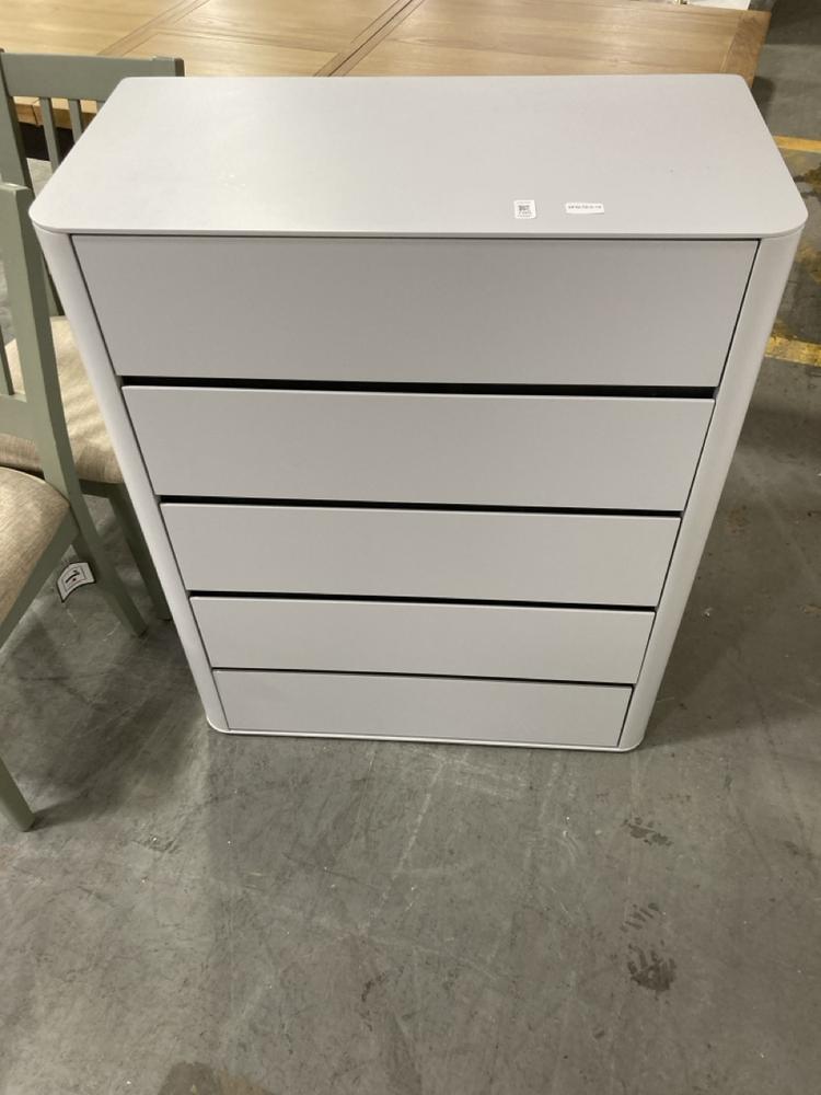 Lot 785  
            Chesterfield SR38 - Collection or Optional Delivery Available 

                
DFS 5 DRAWER CHEST OF DRAWERS IN MATT LIGHT GREY (LOCATION: SR38 A6)