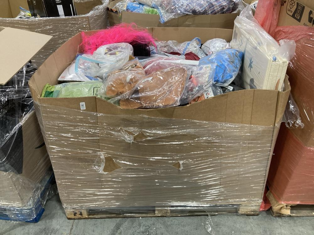 Lot 822  
            Chesterfield SR38 - Collection 

                
PALLET OF ASSORTED ITEMS TO INCLUDE CRUISE CAPTAIN JACKET SIZE L (COLLECTION ONLY...