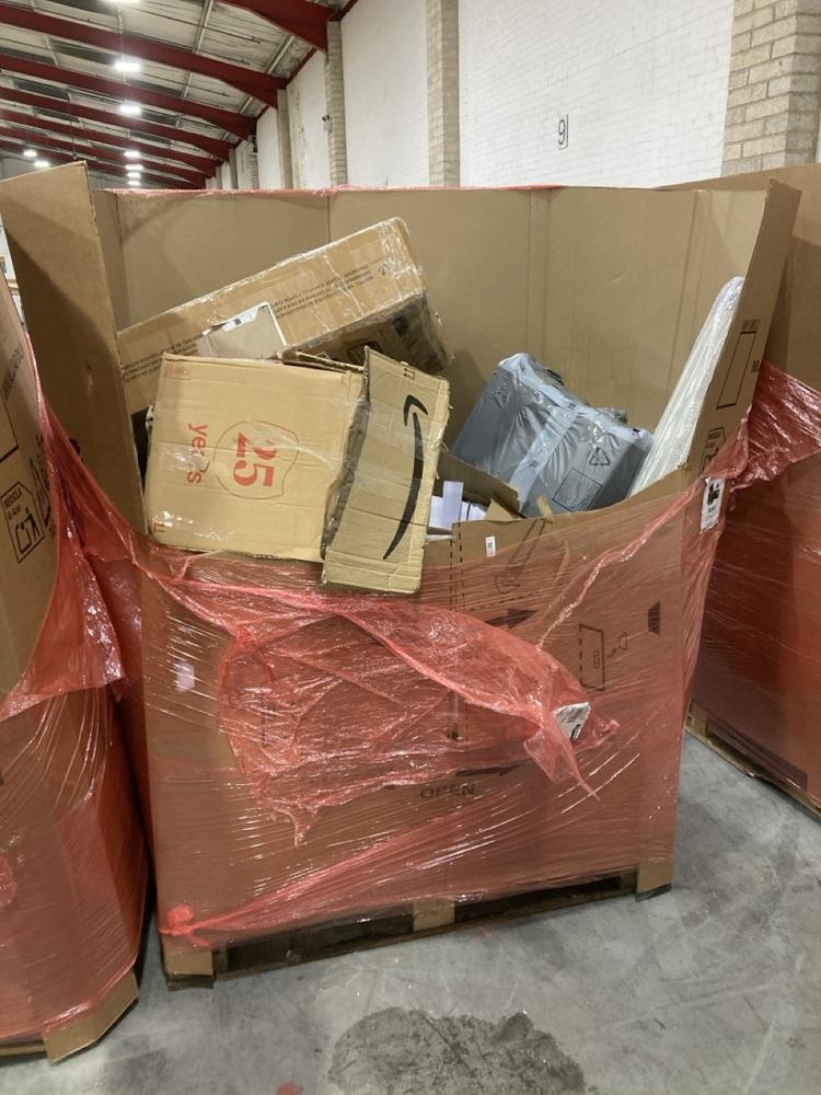 Lot 826  
            Chesterfield SR38 - Collection 

                
PALLET OF ASSORTED ITEMS TO INCLUDE BLACK + DECKER VACUUM STORAGE BAG SIZE JUMBO ...