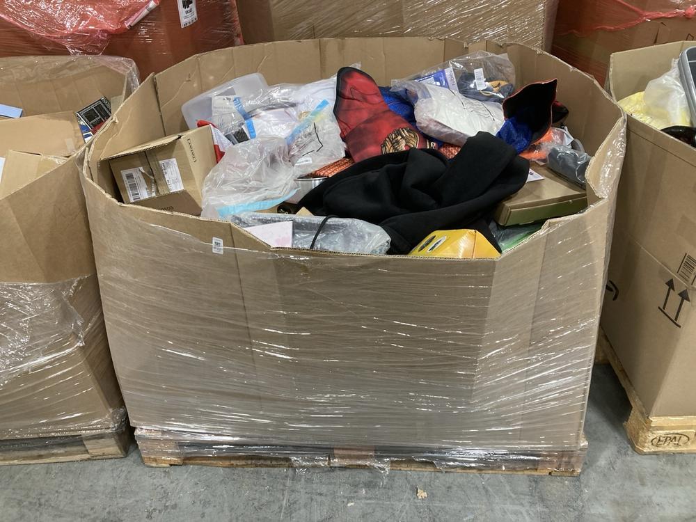 Lot 832  
            Chesterfield SR38 - Collection 

                
PALLET OF ASSORTED ITEMS TO INCLUDE BRISTAN SHOWER ARM IN CHROME PLATE BRASS (COL...