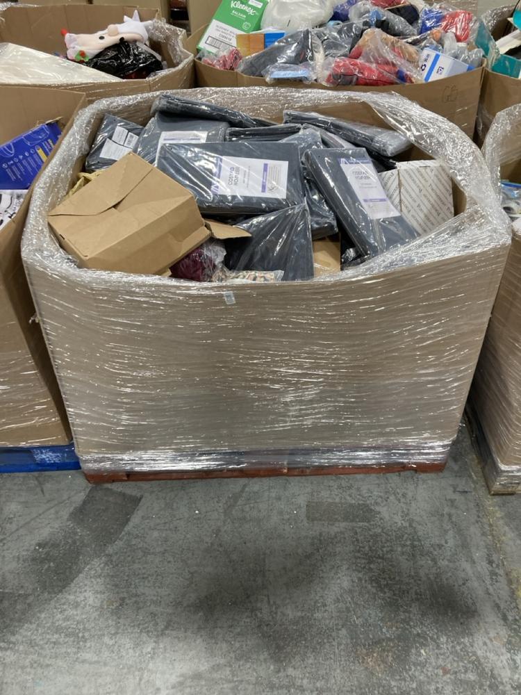 Lot 845  
            Chesterfield SR38 - Collection 

                
PALLET OF ASSORTED ITEMS TO INCLUDE THE CHRISTMAS CHRONICLES 100 ESSENTIAL RECIPE...