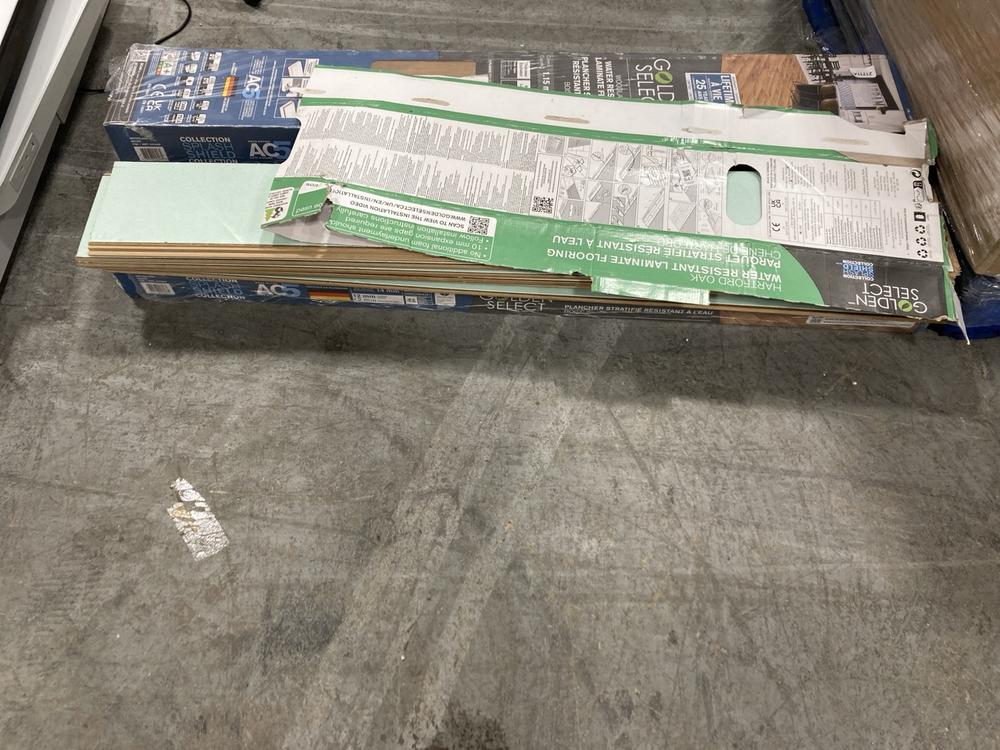 Lot 847  
            Chesterfield SR38 - Collection or Optional Delivery Available 

                
QUANTITY OF ASSORTED LAMINATE FLOORING TO INCLUDE HARTFORD OAK WATER RESISTANT LA...