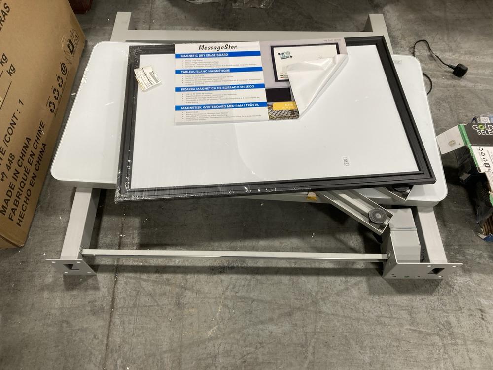 Lot 848  
            Chesterfield SR38 - Collection 

                
ADJUSTABLE DESK IN WHITE TO INCLUDE MESSAGE STORE MAGNETIC DRY ERASE BOARD (COLLE...