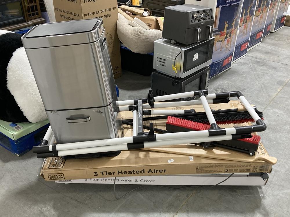 Lot 874  
            Chesterfield SR38 - Collection or Optional Delivery Available 

                
QTY OF ASSORTED ITEMS TO INCLUDE BLACK + DECKER 3 TIER HEATED AIRER (LOCATION: SR...