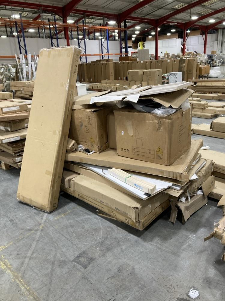 Lot 877  
            Chesterfield SR38 - Collection or Optional Delivery Available 

                
PALLET OF ASSORTED PARTS TO INCLUDE PANAMA 4 DOOR 4 DRAWER COMBI FITMENT W/M *PAC...