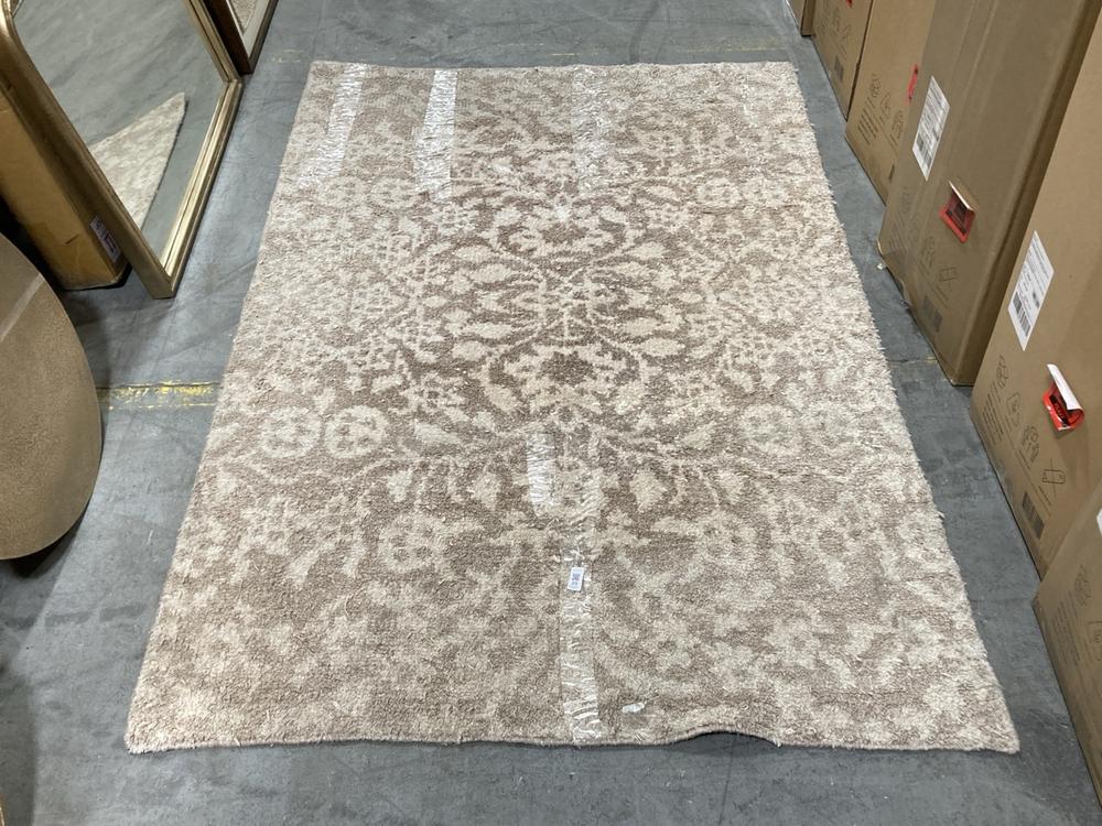 Lot 89  
            Chesterfield SR38 - Collection or Optional Delivery Available 

                
DFS RUG IN BEIGE / BROWN (LOCATION: SR38 B12)