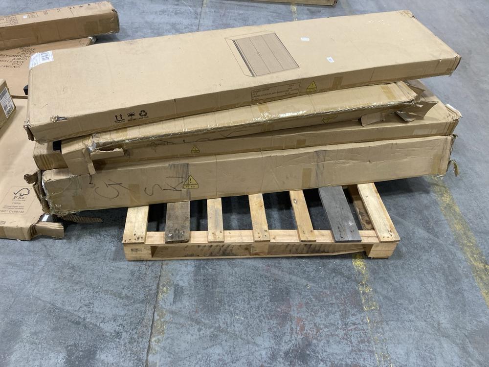 Lot 908  
            Chesterfield SR38 - Collection or Optional Delivery Available 

                
CARINA 3 DOOR PLINTH WARDROBE IN BLACK (LOCATION: SR38 A11) (W9DRO)