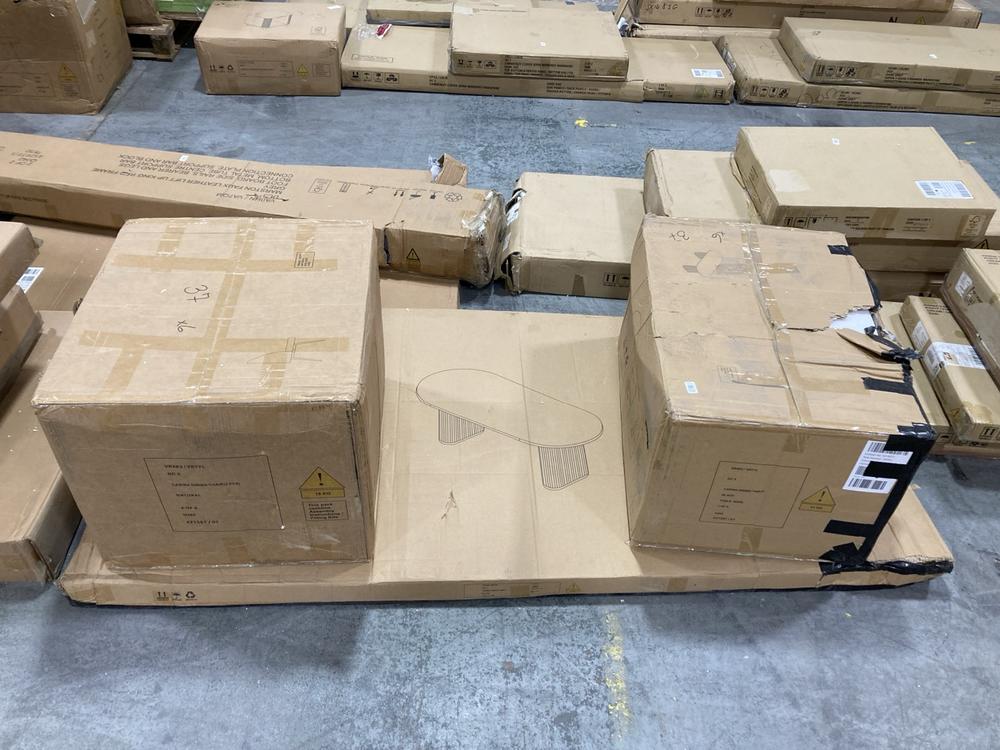 Lot 924  
            Chesterfield SR38 - Collection or Optional Delivery Available 

                
CARINA DINING TABLE IN BLACK ( BOX 1/4 2/4 4/4 ) -ORIGINAL RRP £ 799 (VR4K2) (LOC...