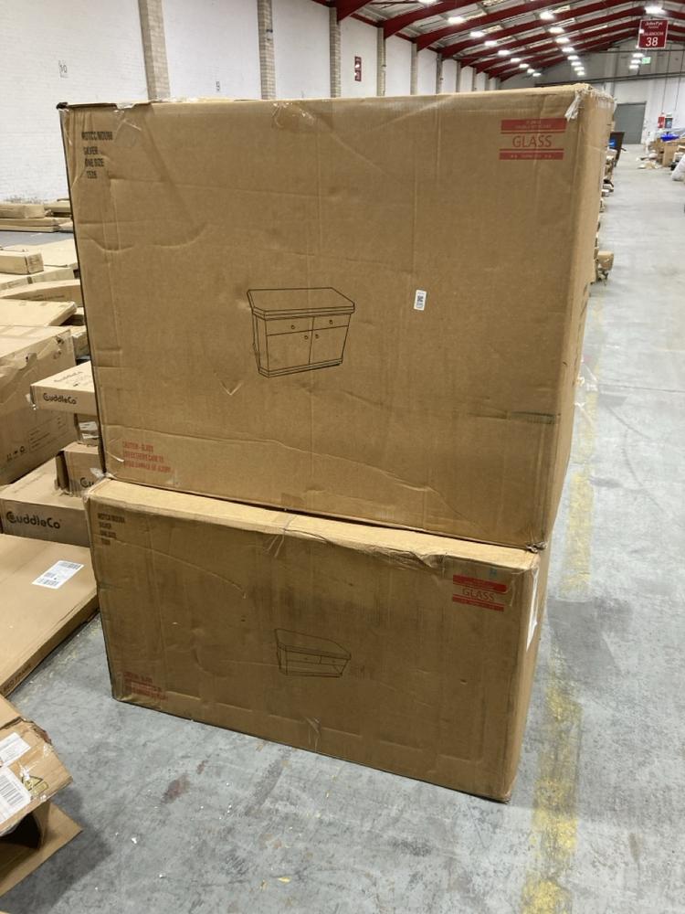 Lot 926  
            Chesterfield SR38 - Collection 

                
2 X MIRROR PLINTH SIDEBOARD - TOTAL ORIGINAL RRP £ 519(DAMAGED) (COLLECTION ONLY ...