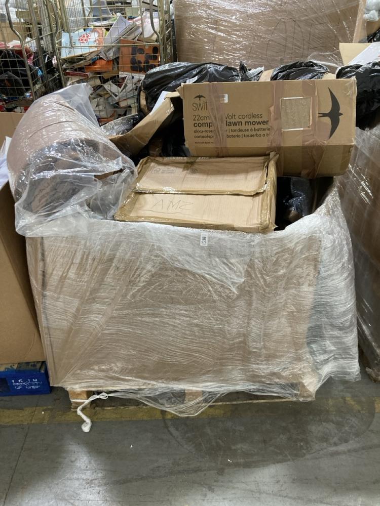 Lot 979  
            Chesterfield SR38 - Collection or Optional Delivery Available 

                
PALLET OF ASSORTED ITEMS TO INCLUDE SWAN MICROWAVE IN STAINLESS STEEL (LOCATION: ...