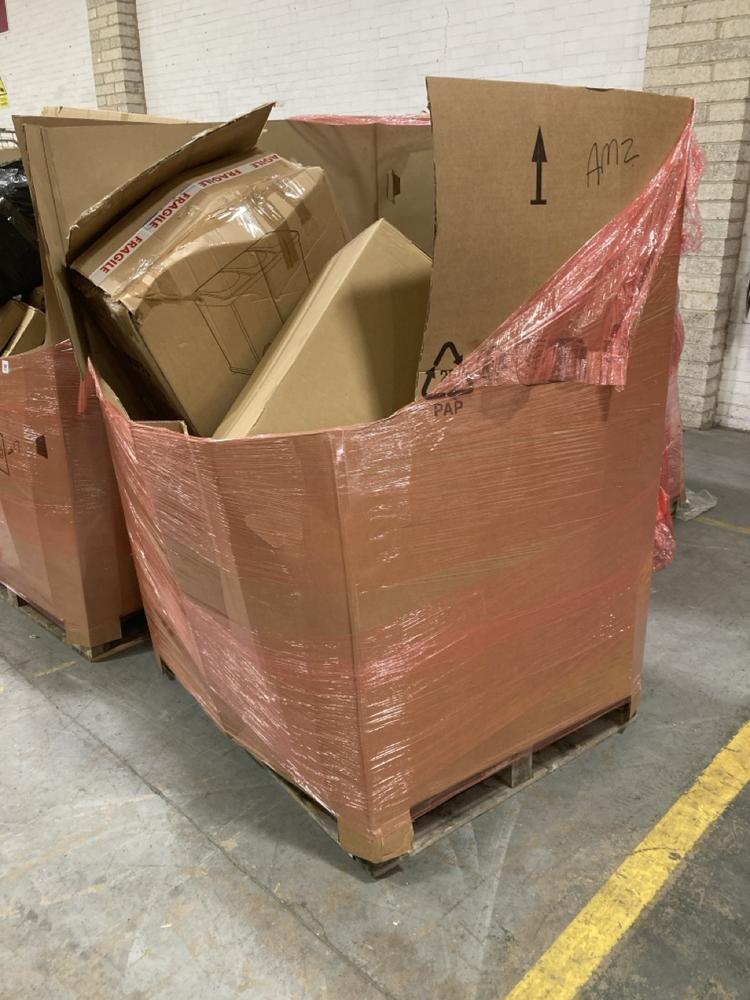 Lot 983  
            Chesterfield SR38 - Collection or Optional Delivery Available 

                
PALLET OF ASSORTED ITEMS TO INCLUDE BASIC STORAGE BOX (LOCATION: SR37)