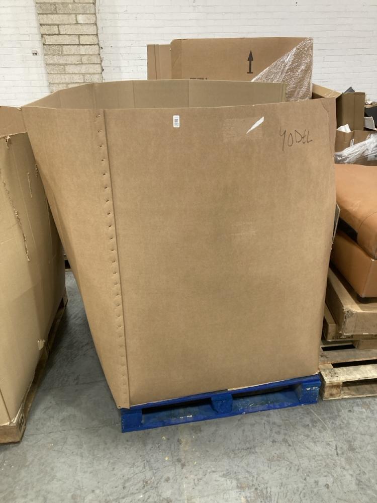 Lot 989  
            Chesterfield SR38 - Collection or Optional Delivery Available 

                
PALLET OF ASSORTED ITEMS TO INCLUDE SPIDER MAN FIGURE (LOCATION: SR37)