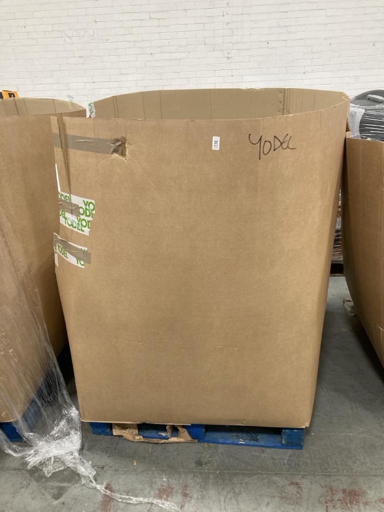 Lot 992  
            Chesterfield SR38 - Collection or Optional Delivery Available 

                
PALLET OF ASSORTED ITEMS TO INCLUDE CAT OODIE IN BLUE (LOCATION: SR37)