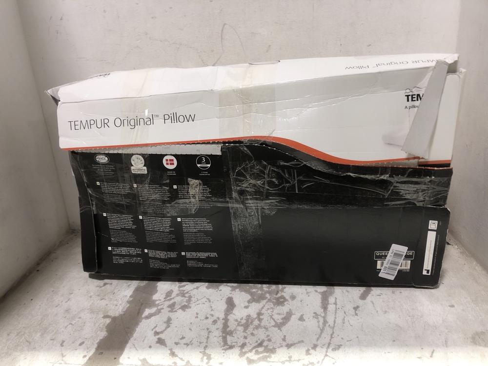 Lot 1014  
            Chesterfield SR45 - Parcel Delivery Only 

                
TEMPUR A PILLOW LIKE NO OTHER ORGINAL TEMPUR PILLOW ORIGINAL RRP £129 (LOCATION: D8)