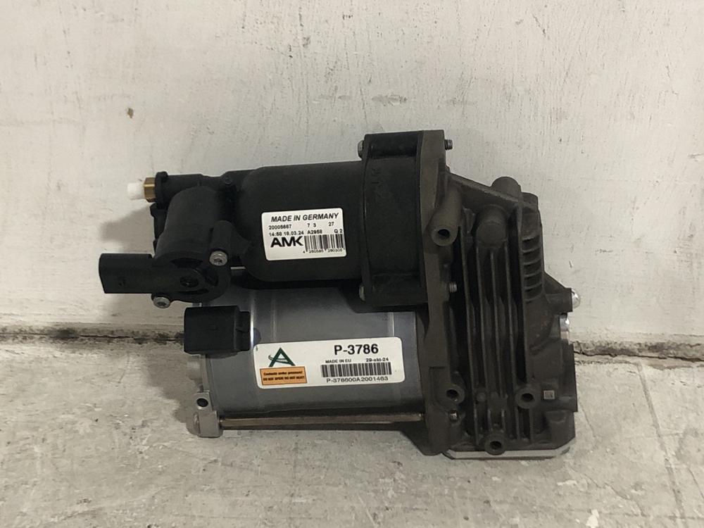 Lot 101  
            Chesterfield SR45 - Parcel Delivery Only 

                
ARNOTT AIR SUSPENSION PRODUCT AIR COMPRESSOR 00568440 (LOCATION: F1)