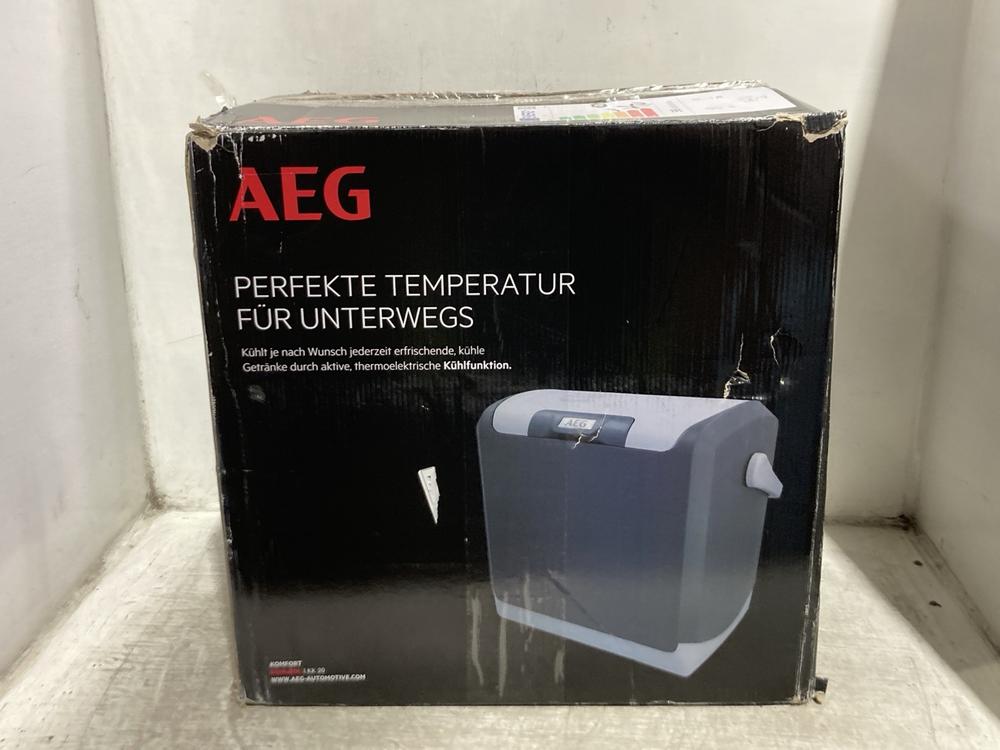 Lot 1066  
            Chesterfield SR45 - Parcel Delivery Only 

                
AEG PERFECTTEMPTURE ON THE GO COOL BOX (LOCATION: C1)