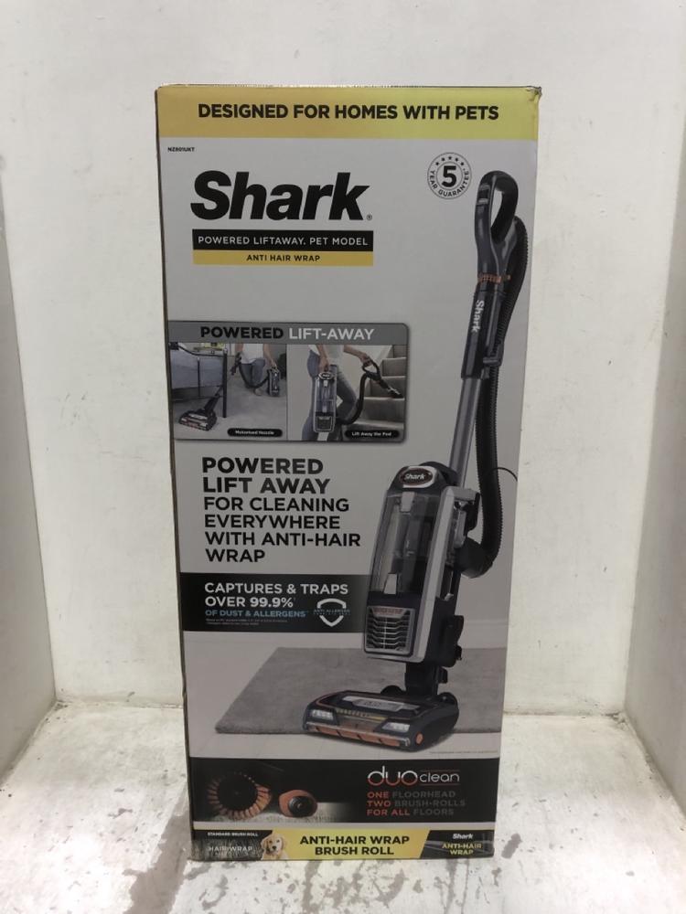 Lot 1121  
            Chesterfield SR45 - Parcel Delivery Only 

                
SHARK POWERED LIFTAWAY PET MODEL ORIGINAL RRP £299 (LOCATION: C3)