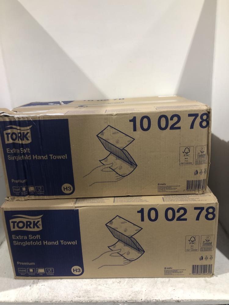 Lot 1133  
            Chesterfield SR45 - Parcel Delivery Only 

                
2X TORK EXTRA SOFT SINGLEFOLD HAND TOWEL PREMIUM H3 15X 200 SHEETS (LOCATION: C4)